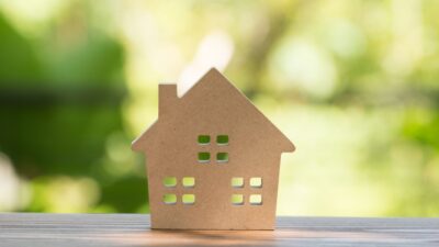 【最新版】家の名義変更を夫から妻にする費用と手続き全まとめ｜相続・贈与・離婚別に注意点も解説